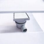 صفاية مربعة بغطاء مفتوح مخرج جانبي  ٥٠ مم وصلات سباكه KESSEL